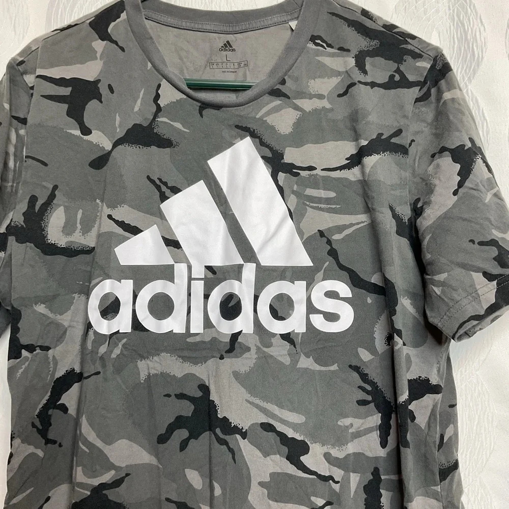 Adidas large tshirts set of 2